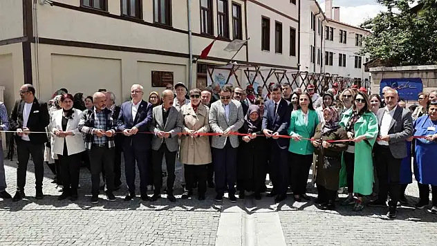 Germiyan Sokak'ta çifte açılış, Kütahya kültür ve lezzetle buluştu