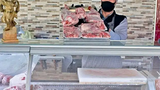 Gökçeadalı kasaplar sağlık kahramanları için çalışacak