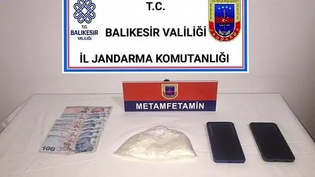 Gömeç'te jandarmadan uyuşturucu satıcılarına şok operasyon