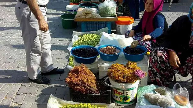 Havran köylü pazarı büyük ilgi görüyor