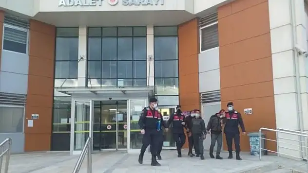 Hırsızlar suçüstü yakalandı
