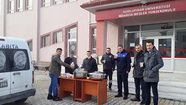 Hisarcık Belediyesi'nden MYO öğrencilerine çorba ikramı