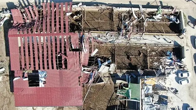 Hortum Alaçatı'da bir çiftliği yerle bir etti