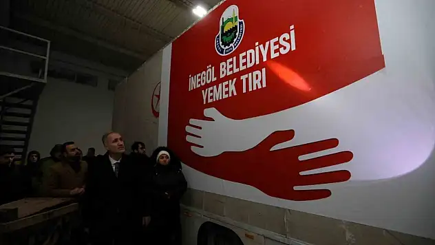 İnegöl Belediyesi yemek tırı deprem bölgesine hareket etti