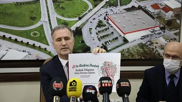İnegöl Belediyesinden koltuk döşeme kursu