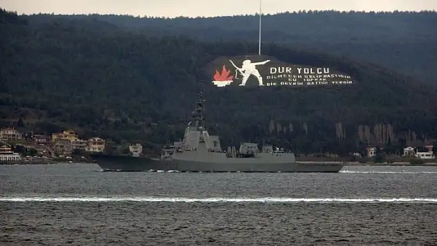İspanya savaş gemisi Çanakkale Boğazı'ndan geçti