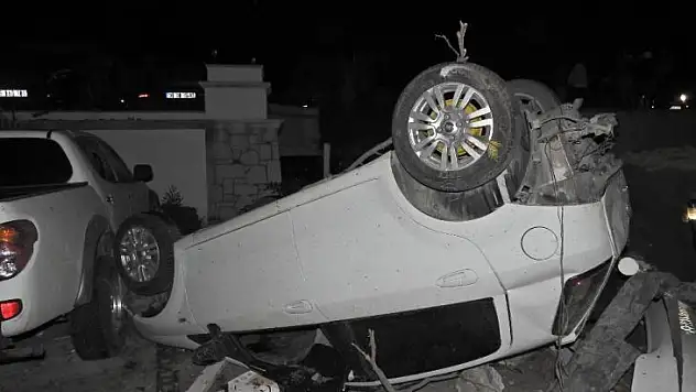 İzmir'de hortum faciası: Evlerin çatıları uçtu, arabalar ters döndü, tekneler alabora oldu