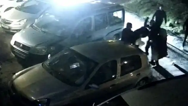 İzmir'de kirayı geciktiren kadının 7 kişi tarafından bayılana kadar dövüldüğü iddiası