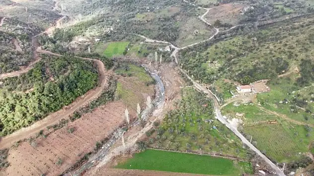 İzmir'de sel tarım arazilerini vurdu