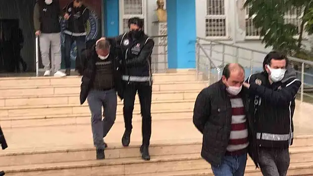 İzmir'de silah kaçakçılığı ve uyuşturucu operasyonu: 3 tutuklama
