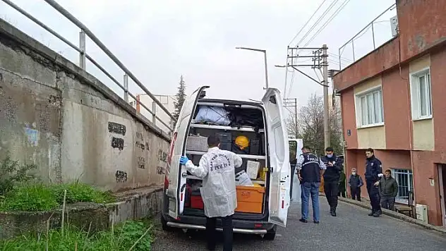 İzmir'in iki ilçesinde yangın dehşeti: 2 ölü