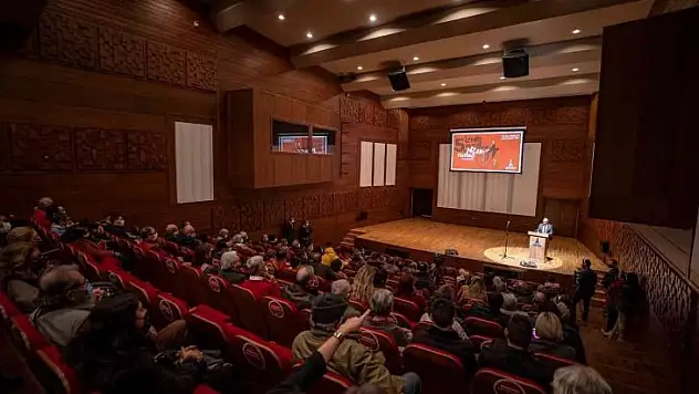 İzmir Uluslararası Mizah Festivali başladı