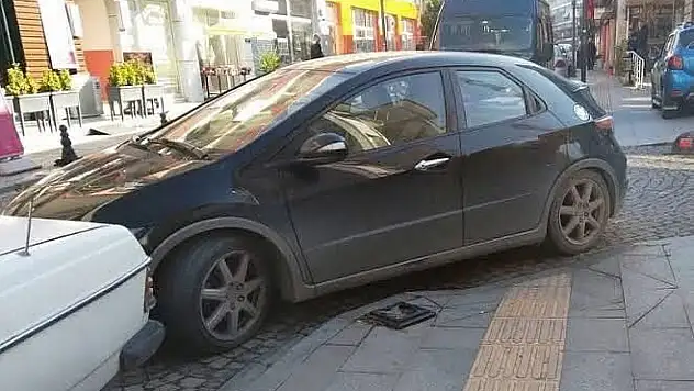 Kaldırım işgalleri görme engelliler için tehlike oluşturuyor