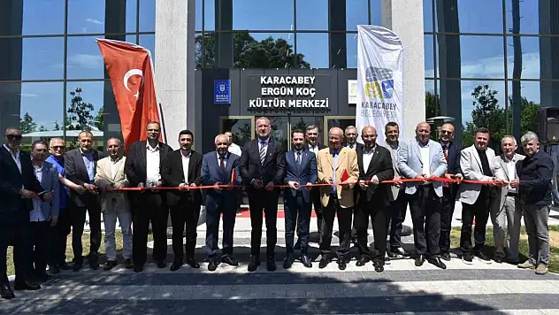Karacabey 1. Kitap Fuarı görkemli bir törenle açıldı