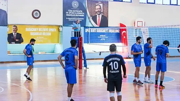 Karacabey Belediyespor voleybolda tam gaz