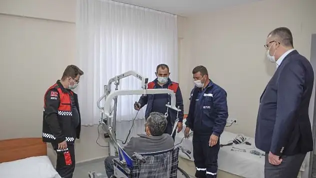 Karacabey'de yardım işlerine hayırseverlerin desteği çığ gibi