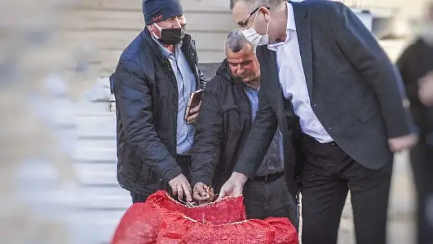Karacabey'in kırmızı soğanı koronadan koruyor