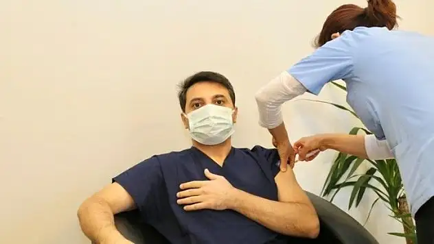 Kaymakam Ünsal Covid-19 aşısını yaptırdı