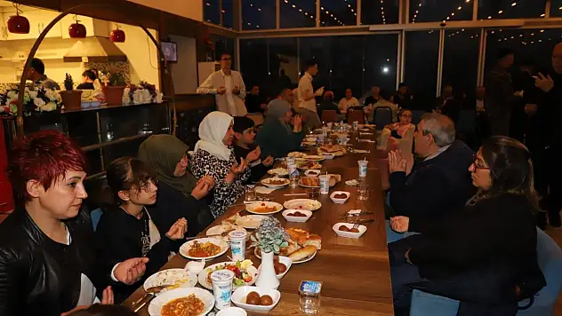 Kaymakamlıktan depremzedelere iftar