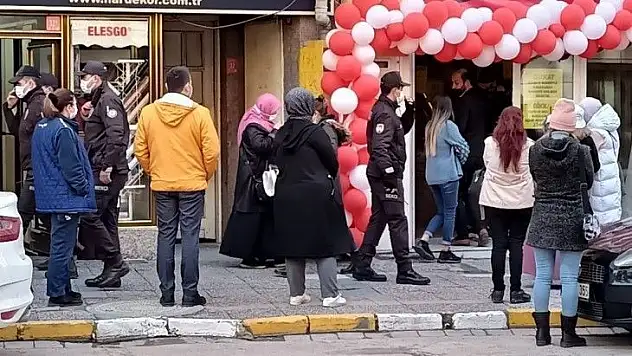 Kırmızı ilde denetimli açılış