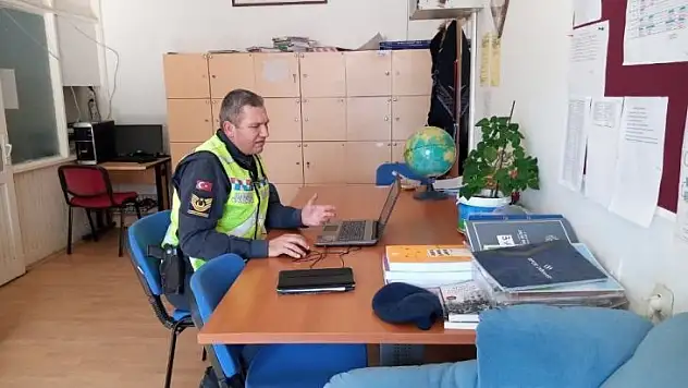 Kula İlçe Jandarma Komutanlığı'ndan çevrimiçi trafik eğitimi