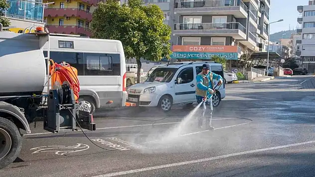 Kuşadası Belediyesi kenti turizm sezonuna hazırlıyor