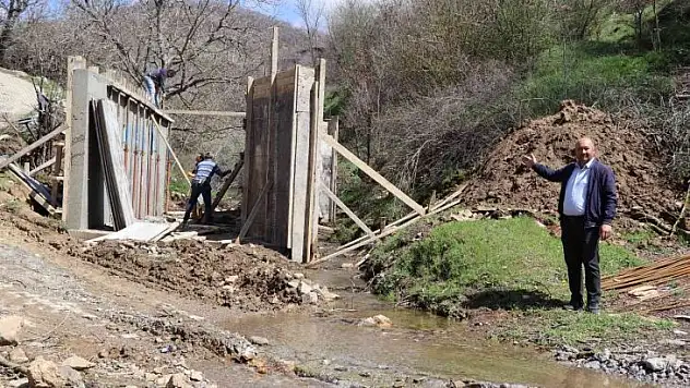 Kuşçular Mahallesi'nde menfez çalışmaları başladı