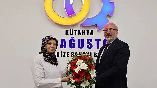 Kütahya 30 Ağustos OSB Müdürü Murat Demir'den Anneler Günü mesajı ve anlamlı jest
