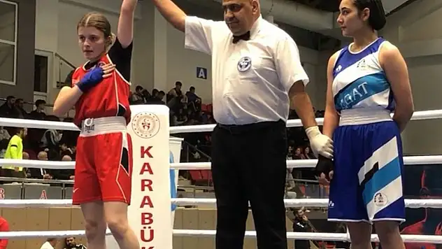 Kütahya Belediyespor'un genç boksörlerinden Türkiye Şampiyonası'nda büyük başarı