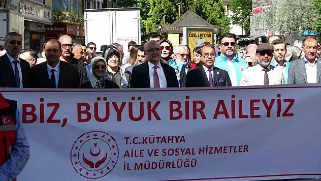 Kütahya'da 'Büyük Aile Yürüyüşü' düzenlendi