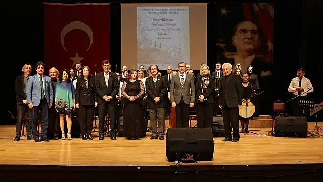 Kütahya'da 'HüseyNihavend' konseri sanatseverlerle buluştu