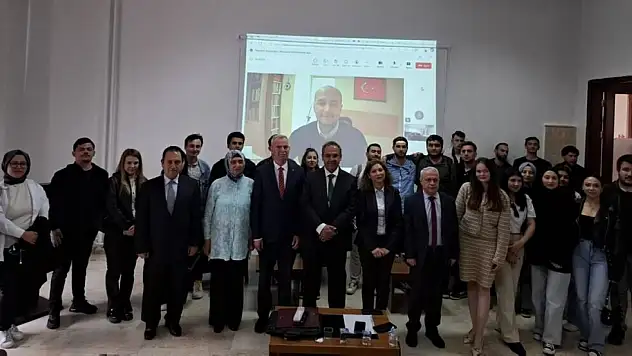 Kütahya'da 'Türkiye'nin Siyasi Hayatında Beyaz Devrim' konulu panel