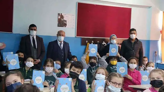 Kütahya'da 75 bin 755 öğrenciye yardımcı kaynak kitap ulaştırılacak