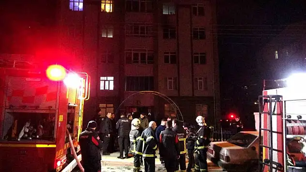 Kütahya'da apartman yangını: 6 kişi dumandan etkilendi