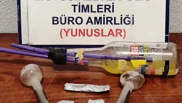 Kütahya'da bir araçta ve 3 şahsın üzerinde uyuşturucu ele geçirildi