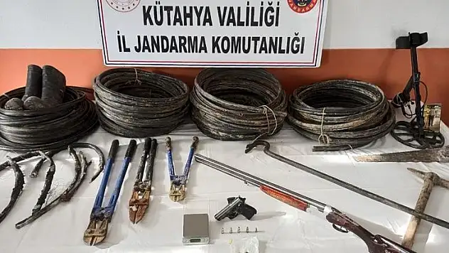 Kütahya'da kablo hırsızlığı ve tarihi eser kaçakçılığı operasyonu