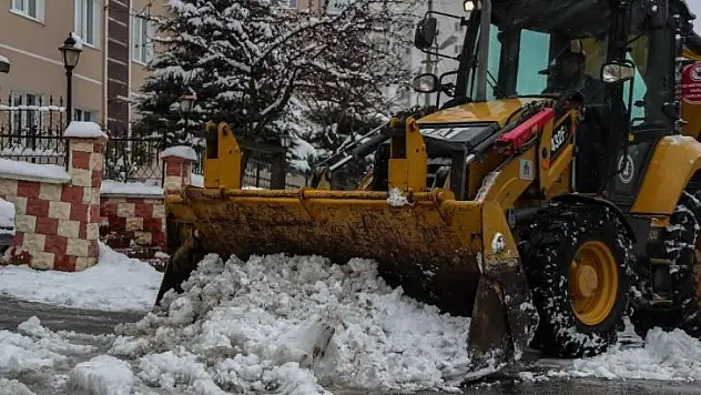 Kütahya'da kar temizleme çalışmaları