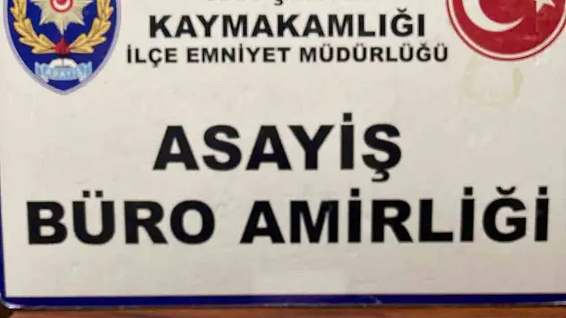 Kütahya'da kitap arasına uyuşturucu koyarak satan şüpheli tutuklandı