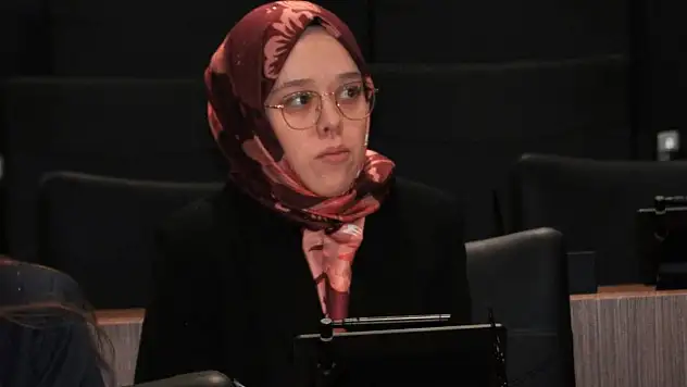 Kütahya'da Rukiye Nur Karataş Elifoğlu, Belediye Meclis üyesi oldu