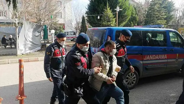 Kütahya'da sahte jandarma gerçek jandarmalara yakalandı