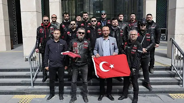 Kütahya'dan Anıtkabir'e şanlı Türk bayrağı yolculuğu