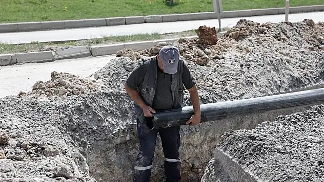 Kütahya'nın Akkent Mahallesi'nde 600 metrelik içme suyu hattı yenileniyor