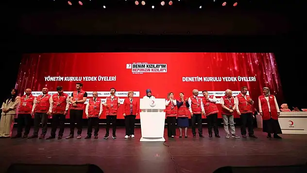Kütahyalı Semra Tozaraydın Kızılay'ın yeni yönetimde