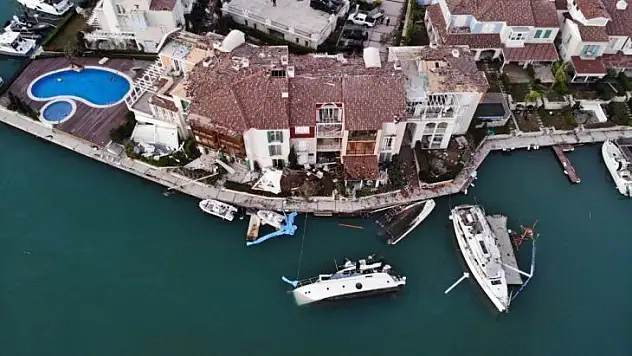 Lüks sitede yatlar yan yattı, bomba patlamış gibi görüntü oluştu