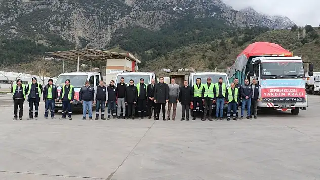 Manisa'dan deprem bölgesine personel ve araç sevk edildi