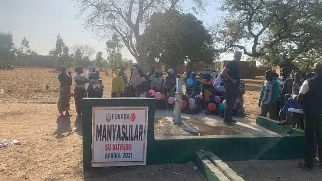 Manyaslı gençlerden Afrika'ya su kuyusu