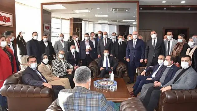 Menemen Belediyesi Başkanvekili Pehlivan'a AK Partili heyetten ziyaret