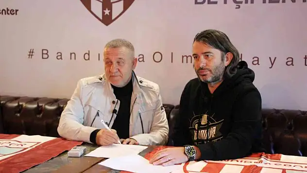 Mesut Bakkal Bandırmaspor'a imza attı