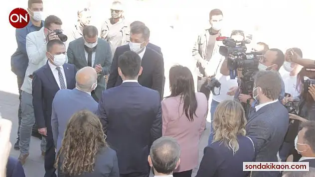 Milli Eğitim Bakanı Ziya Selçuk Çanakkale'de