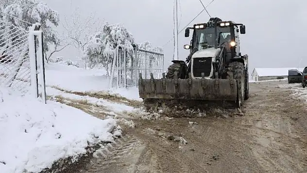 Mudanya'da yoğun kar mesaisi